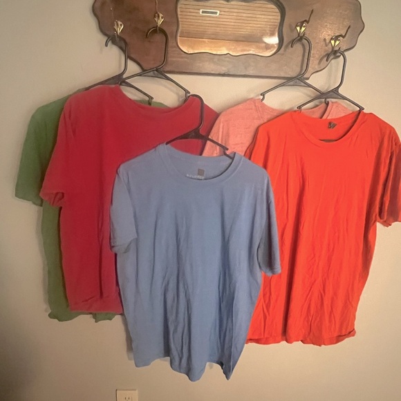 Other - 5 Men’s Large short sleeve colored tshirts